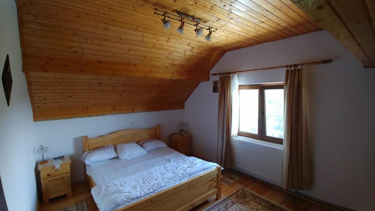 Casa Darius Villa Novaci-Străini Exteriör bild