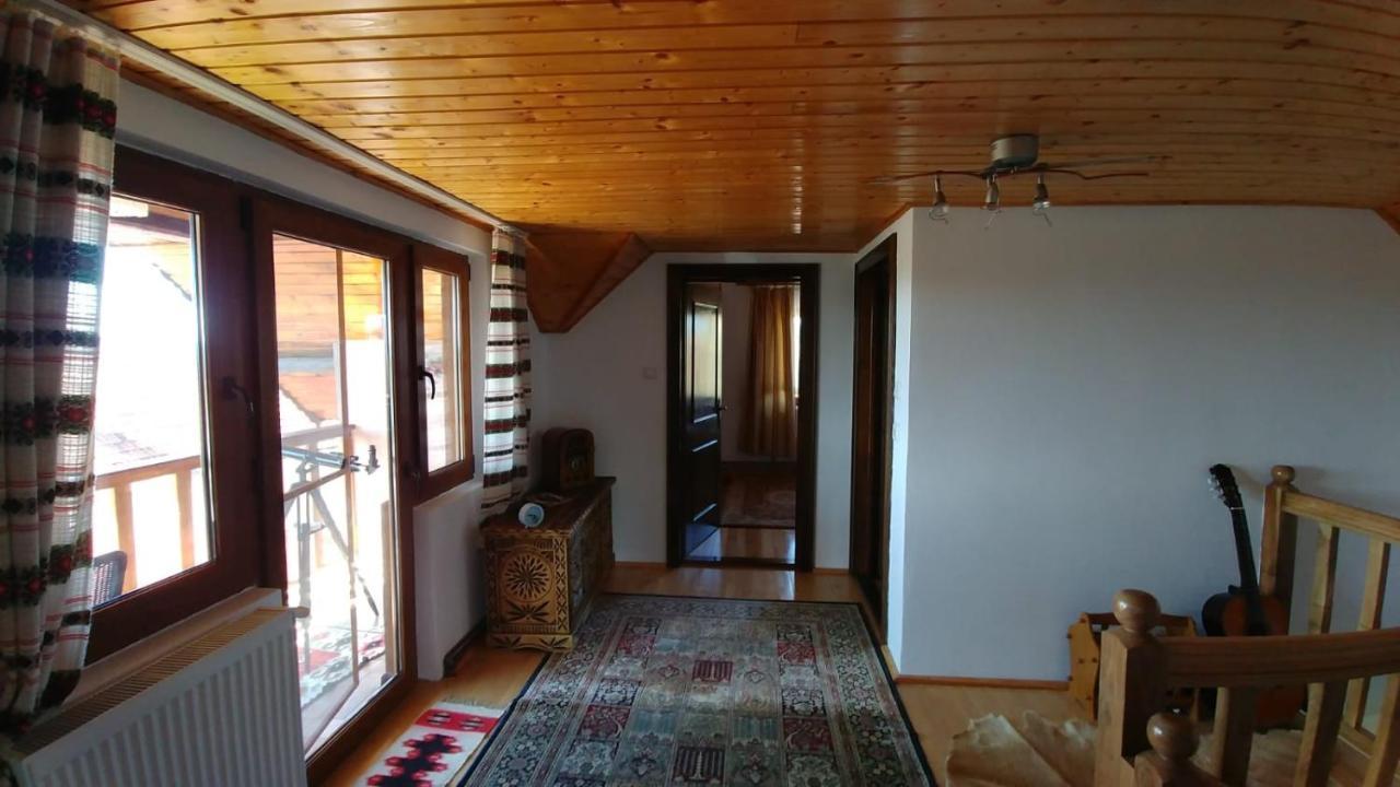 Casa Darius Villa Novaci-Străini Exteriör bild