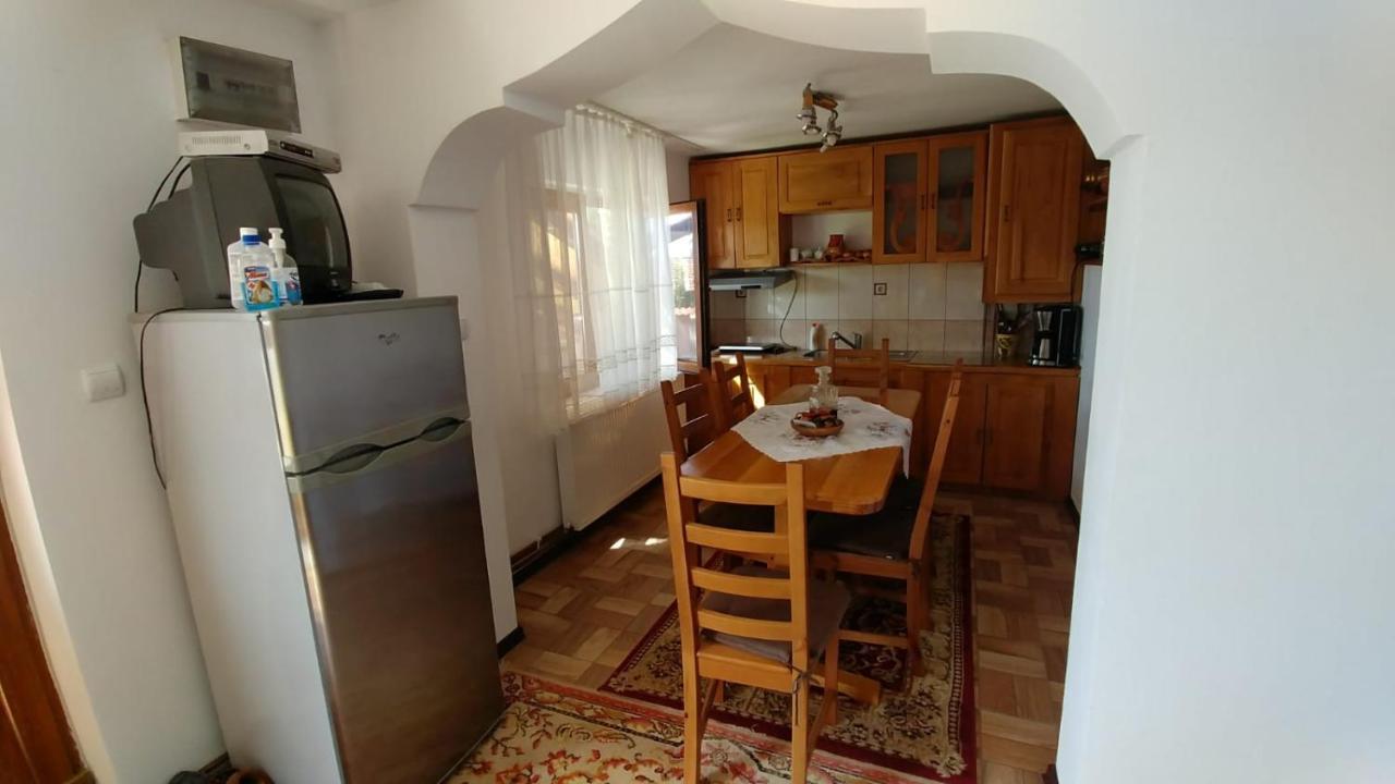 Casa Darius Villa Novaci-Străini Exteriör bild