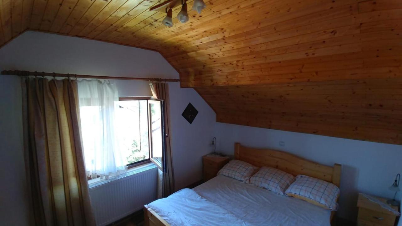 Casa Darius Villa Novaci-Străini Exteriör bild