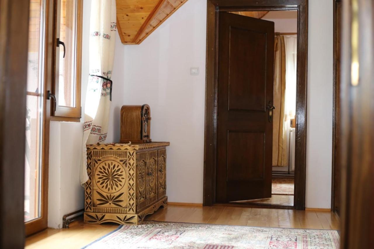 Casa Darius Villa Novaci-Străini Exteriör bild