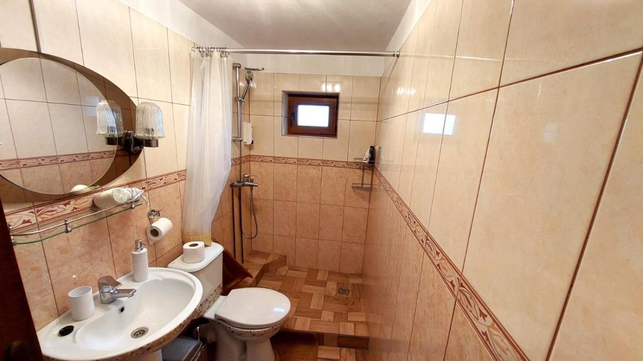 Casa Darius Villa Novaci-Străini Exteriör bild
