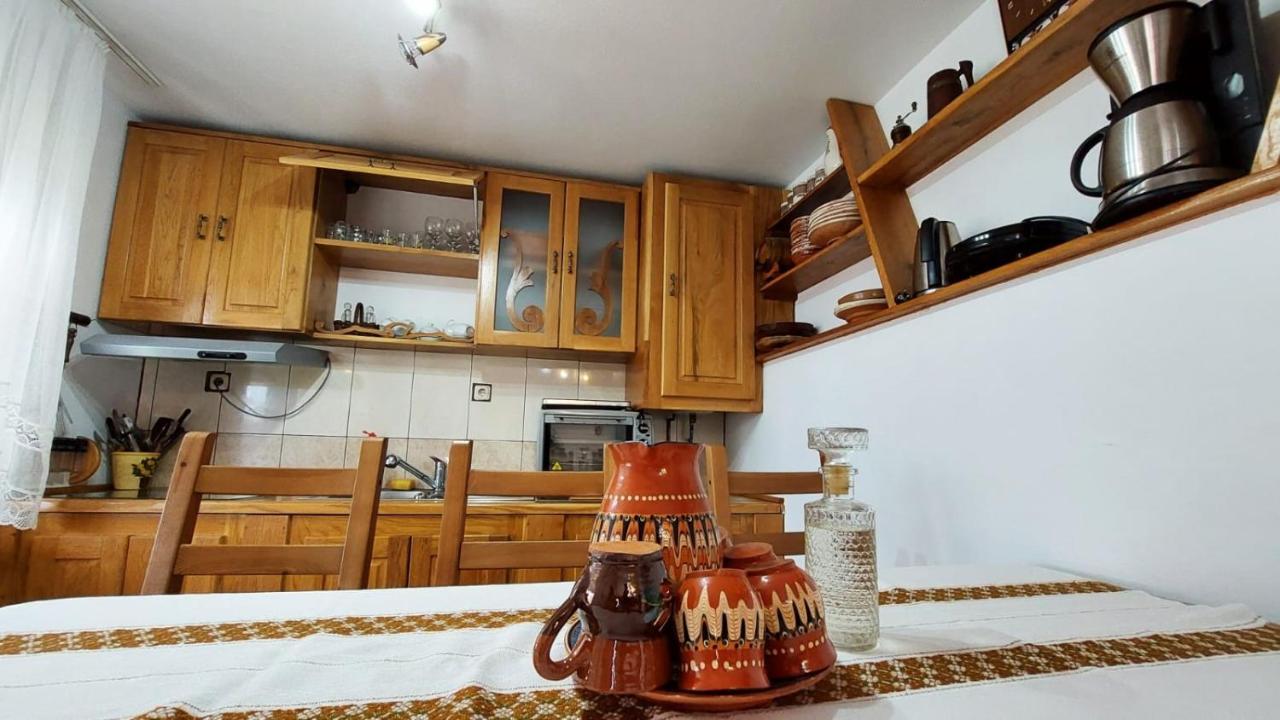 Casa Darius Villa Novaci-Străini Exteriör bild