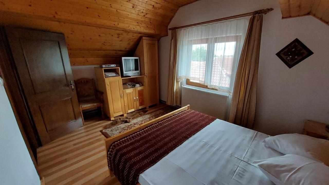 Casa Darius Villa Novaci-Străini Exteriör bild